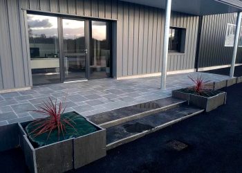 Terrasse extérieure en dalle
